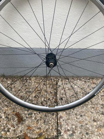 9 speed wielset + evt. groepset beschikbaar voor biedingen
