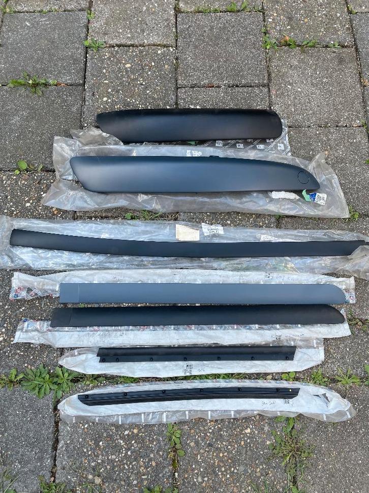 Nieuwe bumperlijsten rubbers en deurstips Peugeot 307, Auto-onderdelen, Carrosserie en Plaatwerk, Bumper, Peugeot, Nieuw, Ophalen of Verzenden