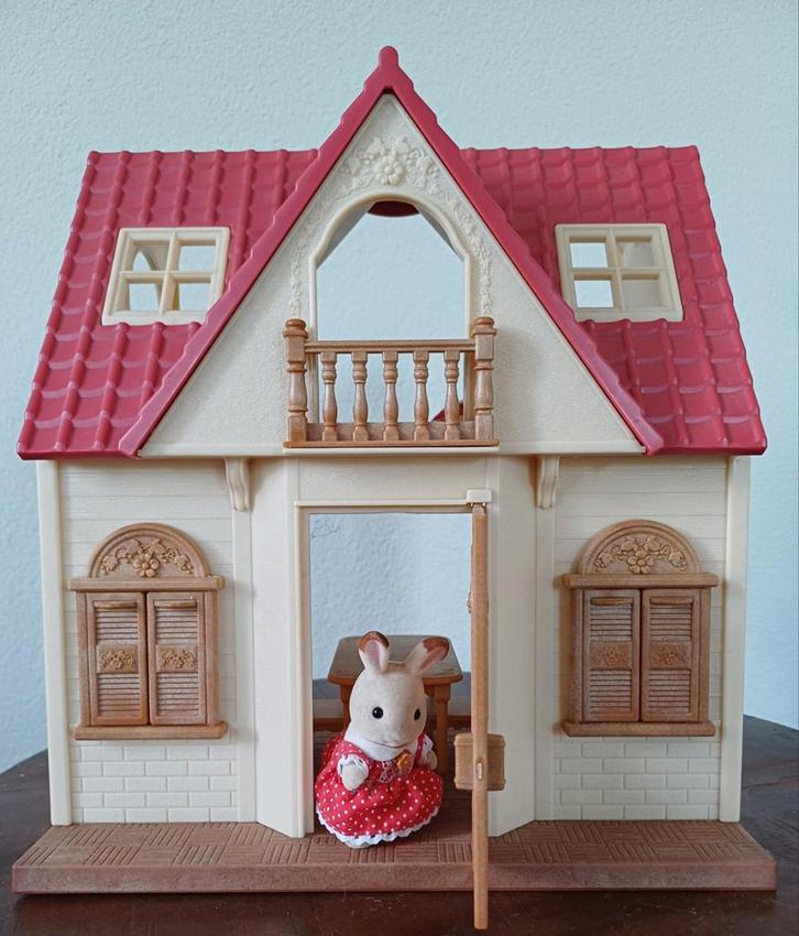 Sylvanian Families Cosy Cottage Starter Home #5242 + extra's, Kinderen en Baby's, Speelgoed | Poppenhuizen, Zo goed als nieuw