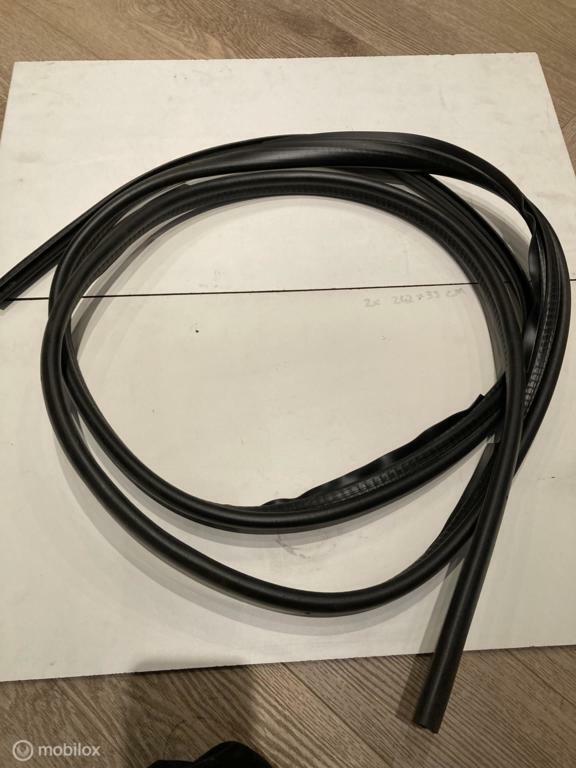 Achterkleprubber origineel BMW Touring E30 ('88-'94), Auto-onderdelen, Klein materiaal, BMW, Nieuw, Ophalen of Verzenden
