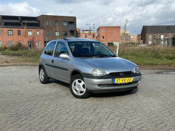 Opel Corsa 1.2 16V Sport | 1e Eigenaar | Historie | Dakraam, Auto's, Opel, Particulier, Corsa, Airbags, Lichtmetalen velgen, Metallic lak