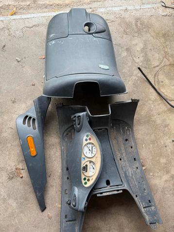 Vespa et2 et2 beenschild t treeplank beschikbaar voor biedingen