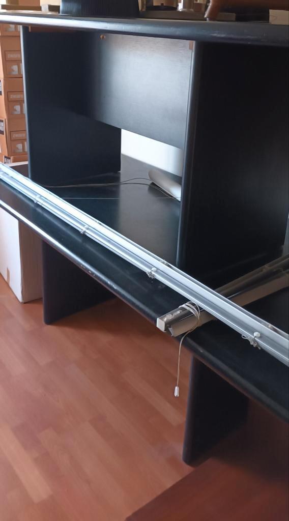 Zwarte houten bureaus GRATIS op te halen., Huis en Inrichting, Bureaus, Gebruikt, Ophalen