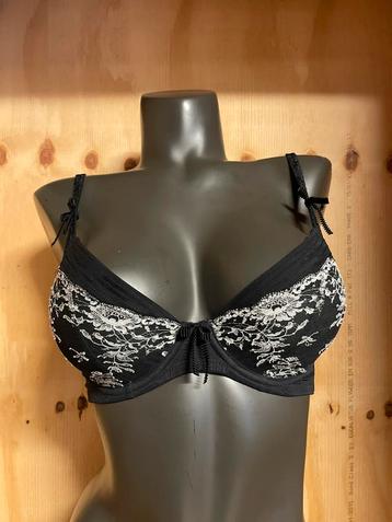 Chantal thomass bh 75d model secret beschikbaar voor biedingen