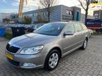 Skoda Octavia Combi 1.4 TSI - NIEUWE APK - TREKHAAK !, Voorwielaandrijving, Stof, Gebruikt, 4 cilinders