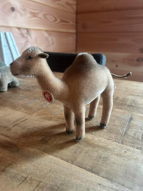 Steiff dromedaris - 038686 - limited edition (zoo set), Verzamelen, Beren en Cherished Teddies, Zo goed als nieuw, Overige typen