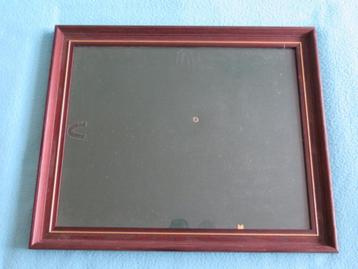 Vintage donkere houten lijst met gouden randje 28 x 34 cm