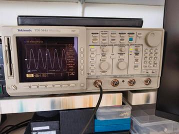Tektronix TDS 544A Digitale Oscilloscoop 500MHz beschikbaar voor biedingen