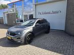 Volkswagen T-Roc 1.5 TSI Sport Business R pano virtual trkhk, Euro 6, 150 pk, Leder en Stof, 1248 kg