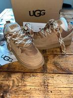 Ugg sneaker maat 40, Kleding | Dames, Schoenen, UGG, Beige, Ophalen of Verzenden, Sneakers of Gympen
