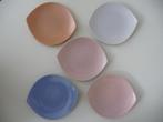 5 GEBAKSBORDJES - pastelkleur- Potterie De Driehoek Huizen, Ophalen of Verzenden