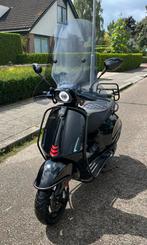 Vespa sprint Glans zwart, Fietsen en Brommers, Scooters | Vespa, Ophalen, Vespa S, Zo goed als nieuw, Benzine