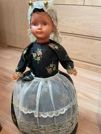 Pop klederdracht (theemuts), Ophalen of Verzenden, Gebruikt, Pop