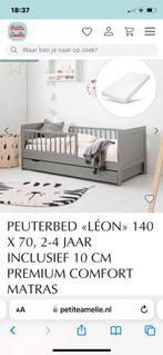 Petit amelie peuterbed grijs incl matras, Ophalen, 70 tot 85 cm, 140 tot 160 cm, Zo goed als nieuw