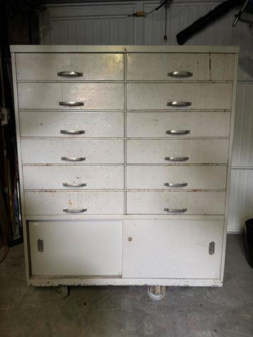 Zware metalen ladekast gereedschapschapskast werkplaats beschikbaar voor biedingen