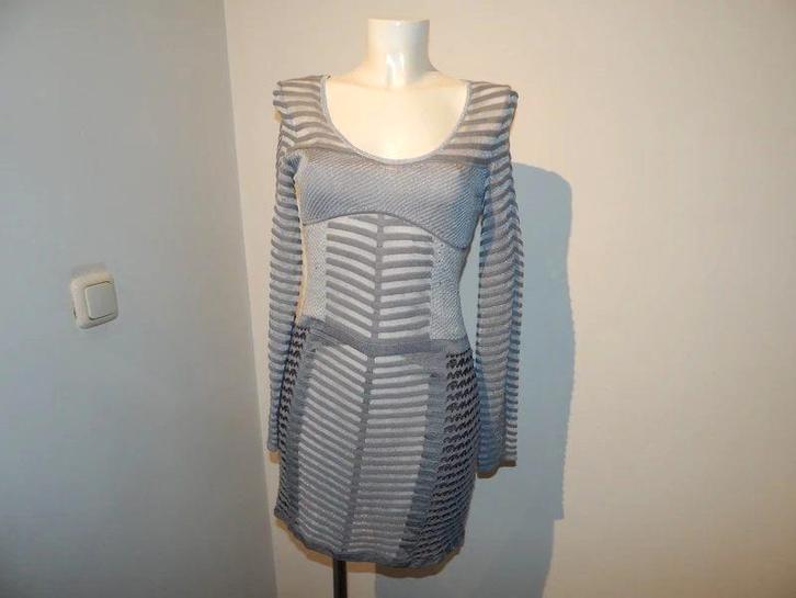 Missoni eerstelijns jurk zilver kleurig lovertjes voile dele, Kleding | Dames, Jurken, Zo goed als nieuw, Maat 36 (S), Grijs, Boven de knie