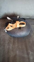 Leuk dopje met strikken, Kleding | Dames, Hoeden en Petten, Ophalen, Hoed, One size fits all, Onbekend