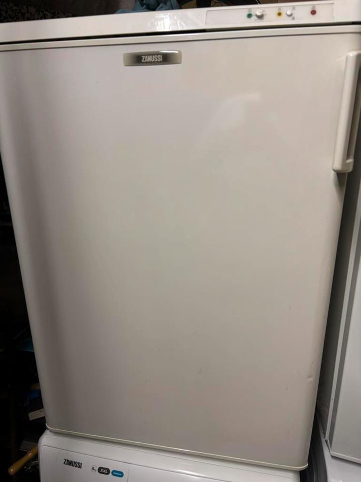 Zanussi vrijstaande diepvriezer ken eventueel bezorgd worden, Witgoed en Apparatuur, Vriezers en Diepvrieskisten, Gebruikt, Vrijstaand