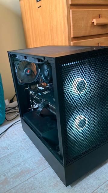 Gaming pc beschikbaar voor biedingen