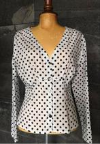 Nieuwe NA-KD Polkadot blouse zwart/wit Maat 36 S, Kleding | Dames, Ophalen of Verzenden, Nieuw, Maat 36 (S), Overige kleuren