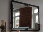 Spiegel industrieel. 100 cm X 70cm. Zwart metaal., Huis en Inrichting, Woonaccessoires | Spiegels, Ophalen, Zo goed als nieuw