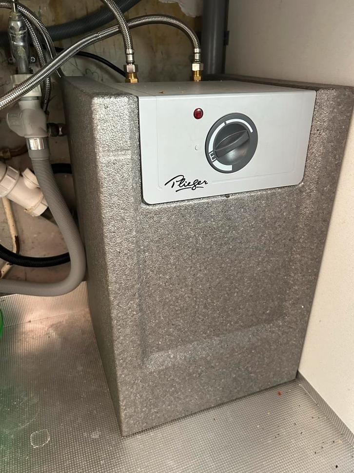 Plieger 15 liter boiler met aansluitset, Doe-het-zelf en Verbouw, Geisers en Boilers, Gebruikt, Boiler, Minder dan 20 liter, Onbekend