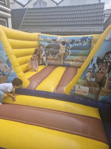 Te huur piraat  beschikbaar voor biedingen