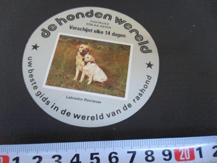 sticker asten de hondenwereld labrador retriever, Verzamelen, Stickers, Zo goed als nieuw, Bedrijf of Vereniging, Ophalen