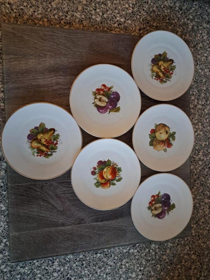 Vintage Ontbijtbordjes met Fruit Dessin, Huis en Inrichting, Keuken | Servies, Gebruikt, Bord(en), Overige stijlen, Aardewerk
