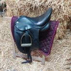 Goed onderhouden zadel 17 inch!, Dieren en Toebehoren, Paarden en Pony's | Zadels, Ophalen of Verzenden, Zo goed als nieuw, Dressuur