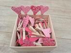 (Geboorte) knijpers houten roze hartjes, Ophalen of Verzenden, Zo goed als nieuw