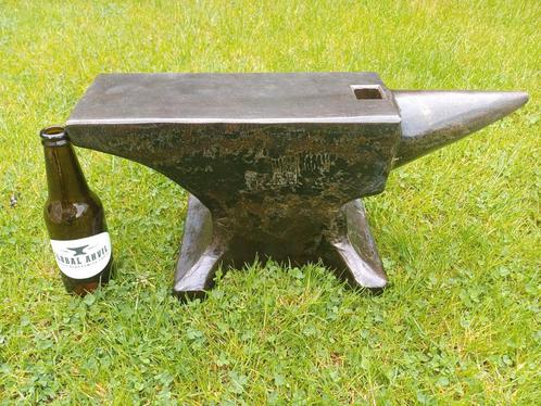 Aambeeld original PFP 53kg nieuw conditie, Antiek en Kunst, Antiek | Gereedschap en Instrumenten, Ophalen