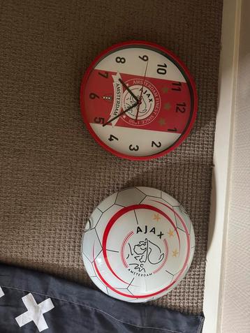 Ajax Fan Artikelen: Klok, Plafondlamp & Vlag beschikbaar voor biedingen
