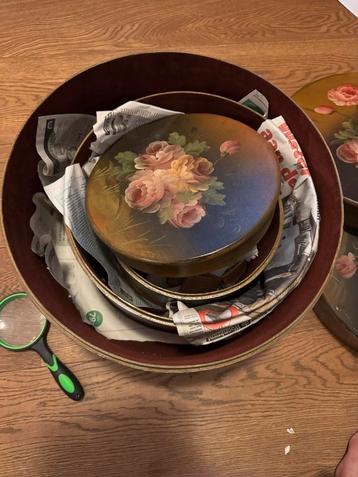 Houten Hoedendoos/Schatkist met Rozen beschikbaar voor biedingen