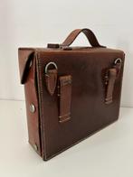 Militaire lederen dokterstas, met inhoud, Zwitserland 1958, Verzamelen, Variavintage@hotmail.com, Overige gebieden, Overige typen