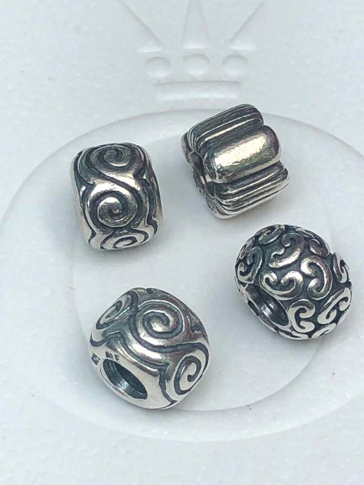 Pandora bedels zgan €9 per stuk, Sieraden, Tassen en Uiterlijk, Bedels, Zo goed als nieuw, Pandora, Zilver, Ophalen