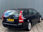 Volvo V50 BWJ 2005 | 2.4 141PK LEES TEKST | CLIMA | TREKHAAK, Stof, Zwart, 700 kg, Zwart