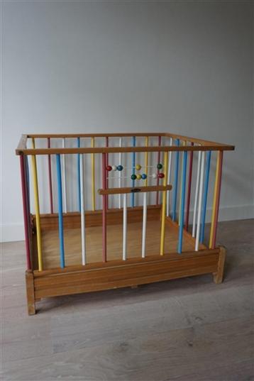 Vintage box Kibofa gekleurde spijlen beschikbaar voor biedingen