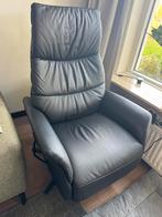 Sta op fauteuil, Huis en Inrichting, Fauteuils, Ophalen, Minder dan 75 cm, Leer, Zo goed als nieuw