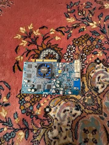 Oude asus Grafischekaart VGA beschikbaar voor biedingen