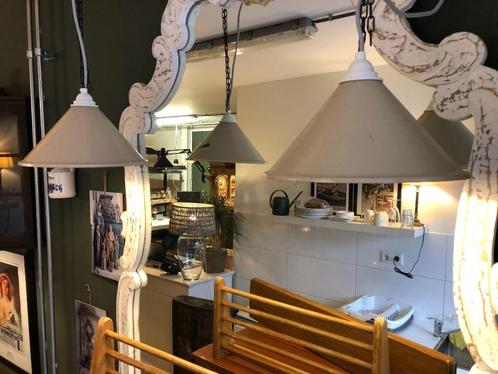 Set Frans Brocante Hanglampjes Beige Gebruiksklaar., Antiek en Kunst, Antiek | Lampen, Ophalen of Verzenden