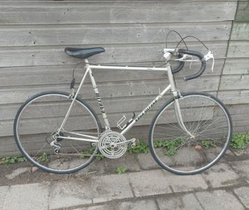 Unieke racefiets. beschikbaar voor biedingen