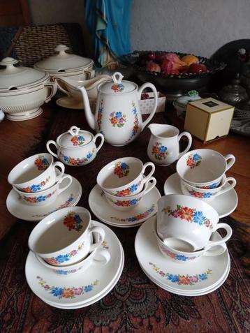 10 persoons koffieservies Petrus REgout beschikbaar voor biedingen