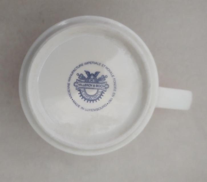 Douwe Egberts mok de koffie wordt gedronken, Huis en Inrichting, Keuken | Servies, Zo goed als nieuw, Kop(pen) en/of Schotel(s)