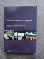 Basisboek Integrale Veiligheid, Boeken, Studieboeken en Cursussen, Wouter Stol, Jos Ripma, Carel Tielenburg, Zo goed als nieuw