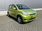 Daihatsu Sirion 2 1.0-12V Premium - Topauto, Auto's, Origineel Nederlands, Te koop, 5 stoelen, 20 km/l