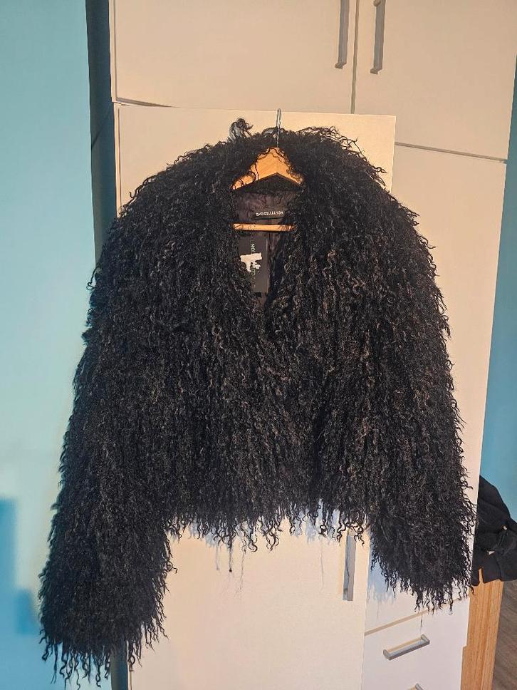 Black cropped faux fur jacket by EMO Collection, Kleding | Dames, Jassen | Winter, Nieuw, Maat 38/40 (M), Zwart, Ophalen of Verzenden