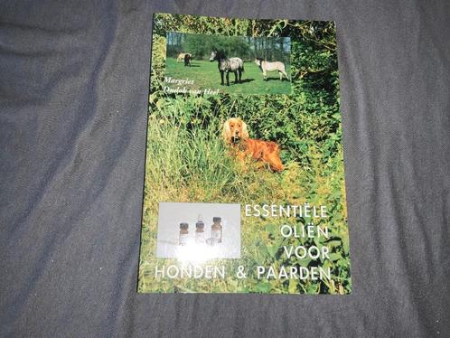 Essentiele olien voor honden en paarden  Margriet Dudok, Boeken, Dieren en Huisdieren, Zo goed als nieuw, Honden, Ophalen of Verzenden