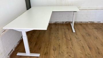 In hoogte verstelbaar bureau te koop beschikbaar voor biedingen