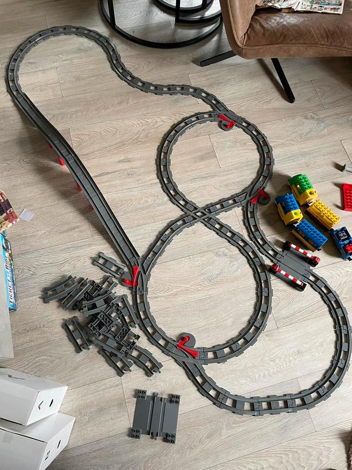 Duplo treinsets 5608 + 5609 + brug 3774 + extra’s, Kinderen en Baby's, Speelgoed | Duplo en Lego, Gebruikt, Duplo, Ophalen of Verzenden